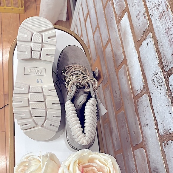 Cliffs by White Mountain Light Gray Pathfield Bootie, Women’s Size 5.5. - Picture 7 of 8